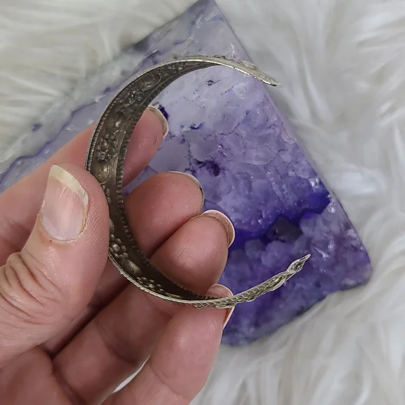 Vintage Cuff Bracelet Antique Silver Tone Layering Piece Unique Jewelry Eclectic - Picture 2 of 4